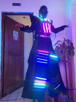 Zanqueros LED para Eventos Nocturnos | Show Acrobático con Luces y Animación – Be Party